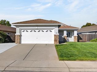 7915 Neyland Way, Sacramento, CA 95829