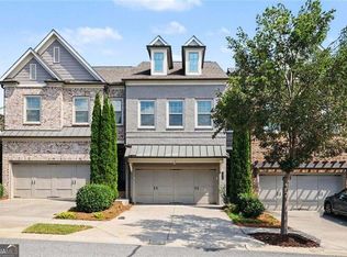 1011 Milhaven Dr, Roswell, GA 30076