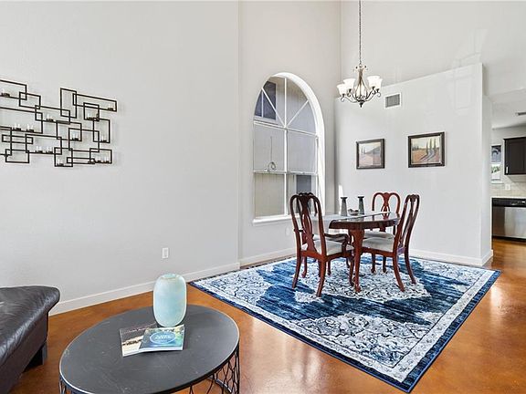 4th image of 14717 Montoro Dr