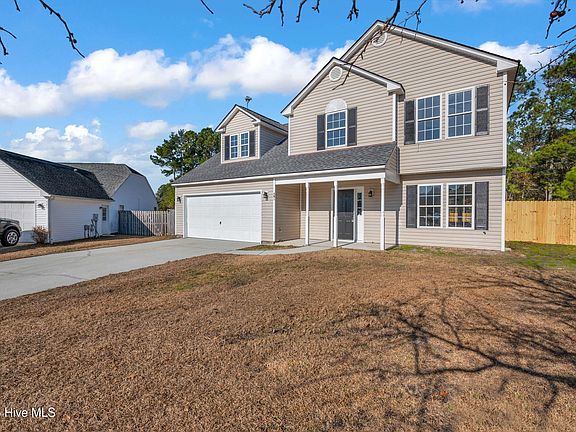3rd image of 591 Windsor Drive SE