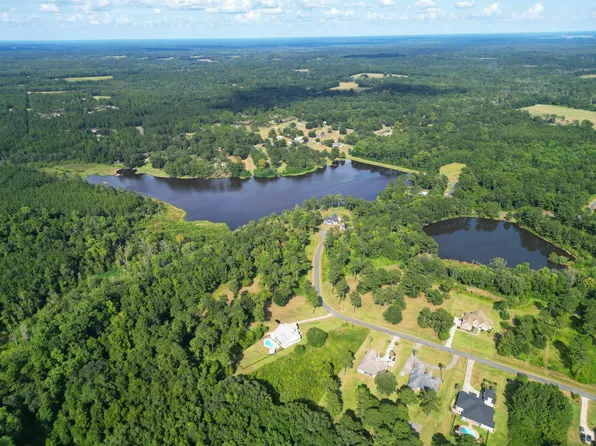 Wisteria Ln, Havana, FL 32333