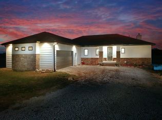 18798 Prairie Ridge Cir, Louisville, NE 68037