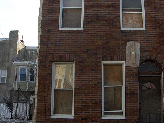 1906 Monument St.
