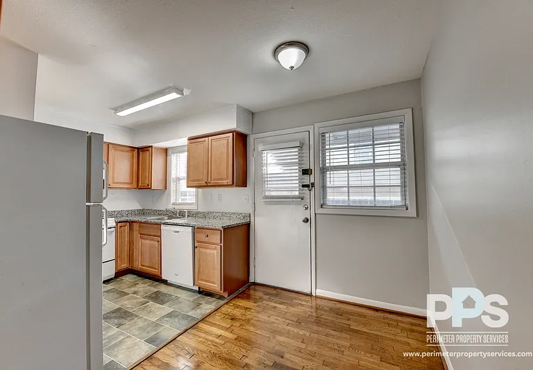 81 E Wesley Rd NE #2 — Photo 8