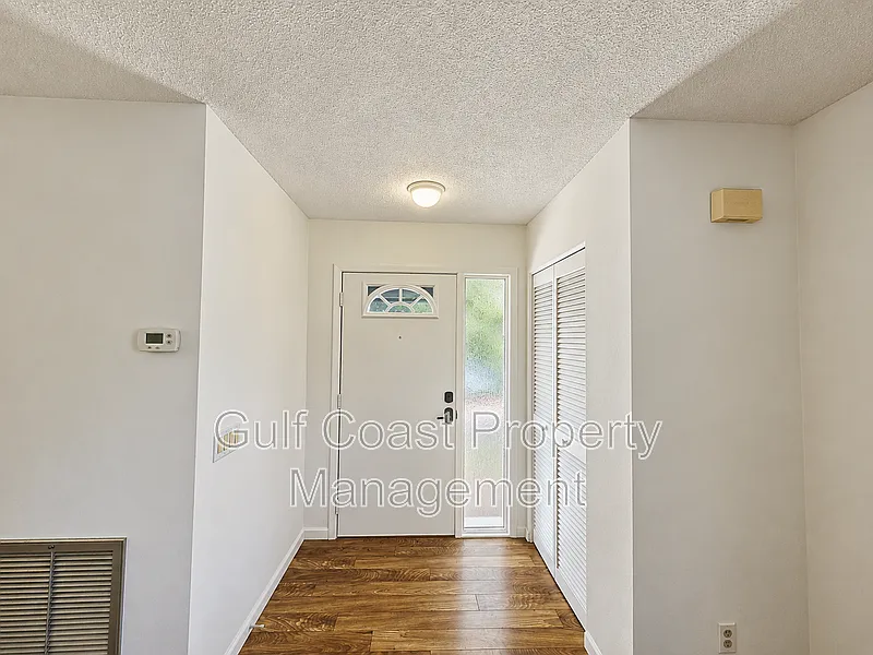 2 bed, 2.0 bath, 1735 sqft, $2,299 — Photo 2