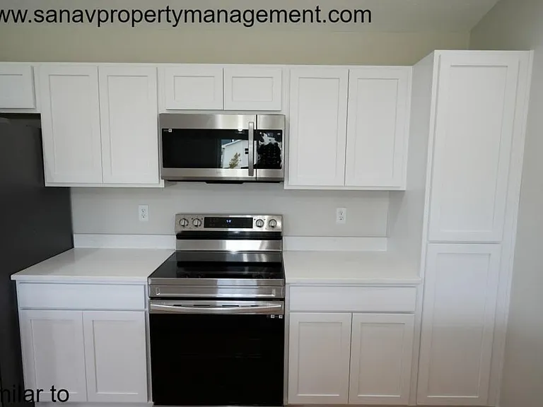 690 SE Mesa Dr — Photo 9