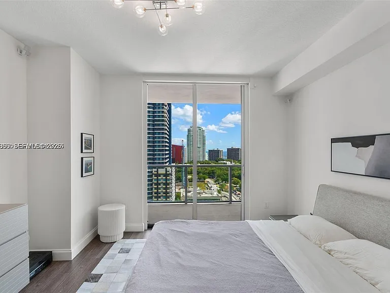 79 SW 12th St #2204 — Photo 13