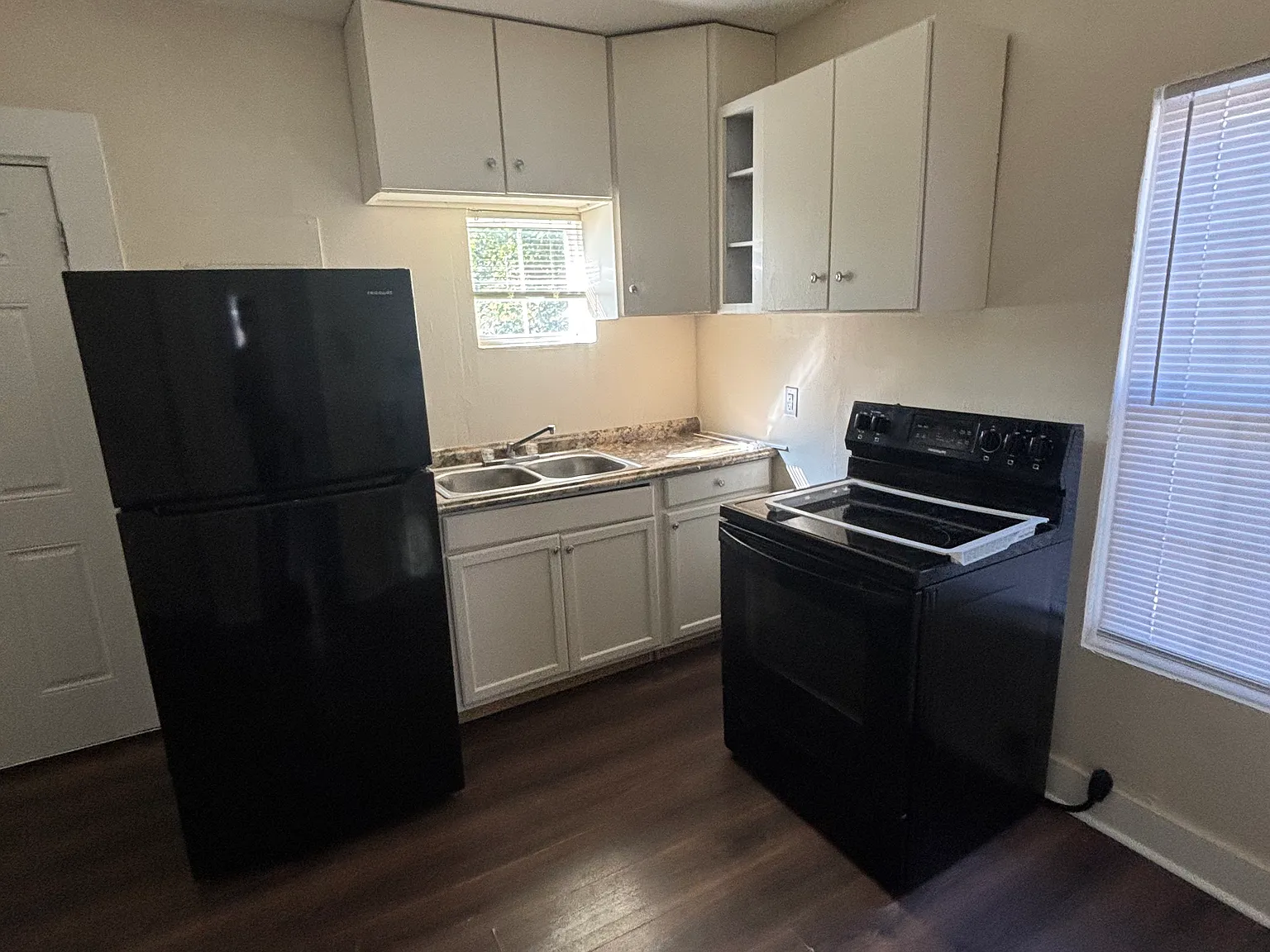 3236 Winthrop Ave — Photo 1