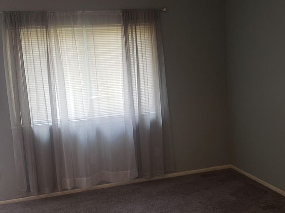 3rd image of 9086 Lincoln Dr
