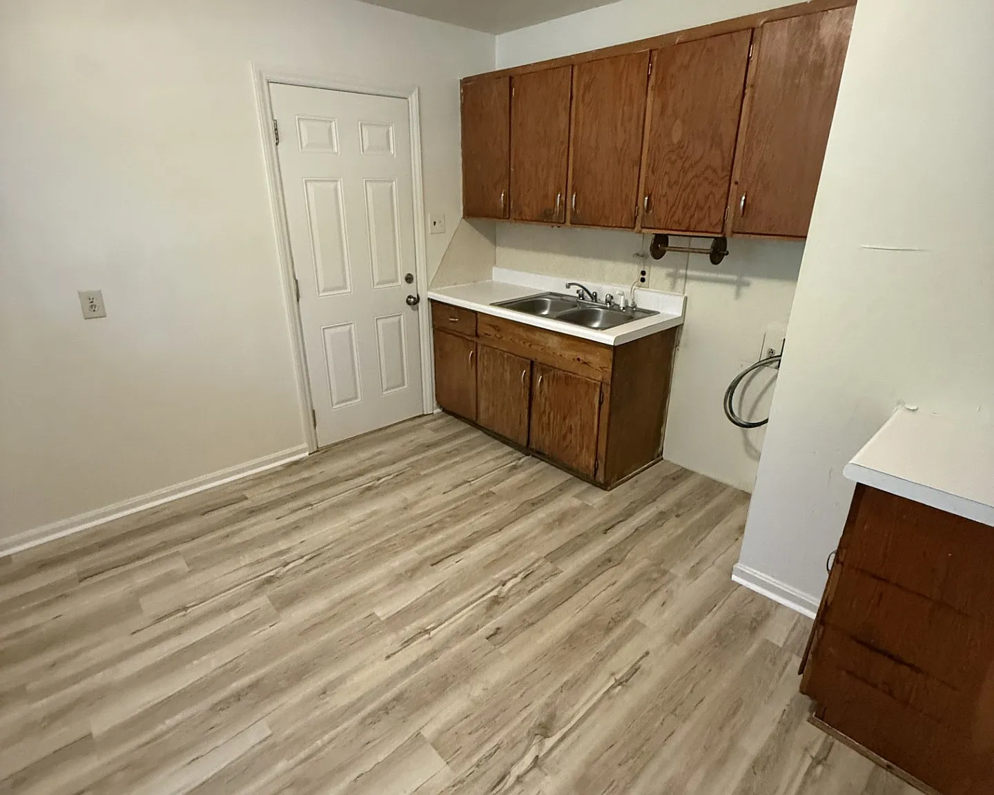2 bed, $1,000 — Photo 3