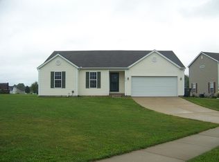 1013 Potter Point Dr, South Bend, IN 46614