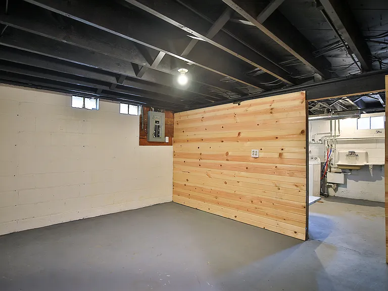 716 6th St SE — Photo 21