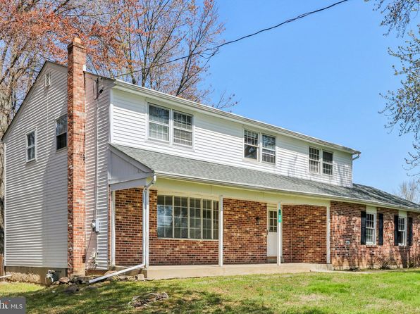 970 Valley Rd, Warrington, PA 18976