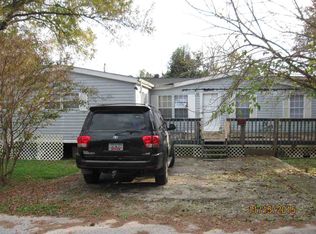 131 Pine Ridge Dr, Hodges, SC 29653