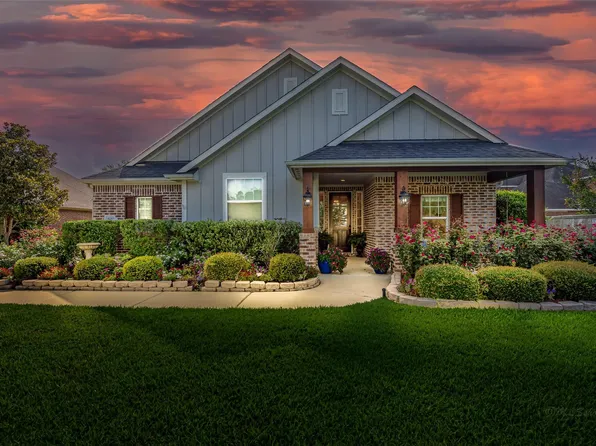 4210 Wickby St, Weston Lakes, TX 77441