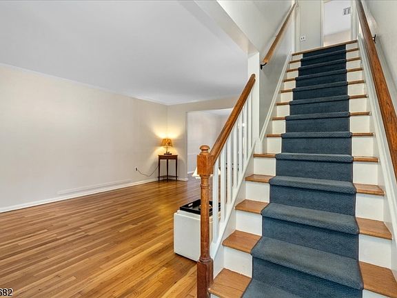 2nd image of 585 Trinity Pl #N