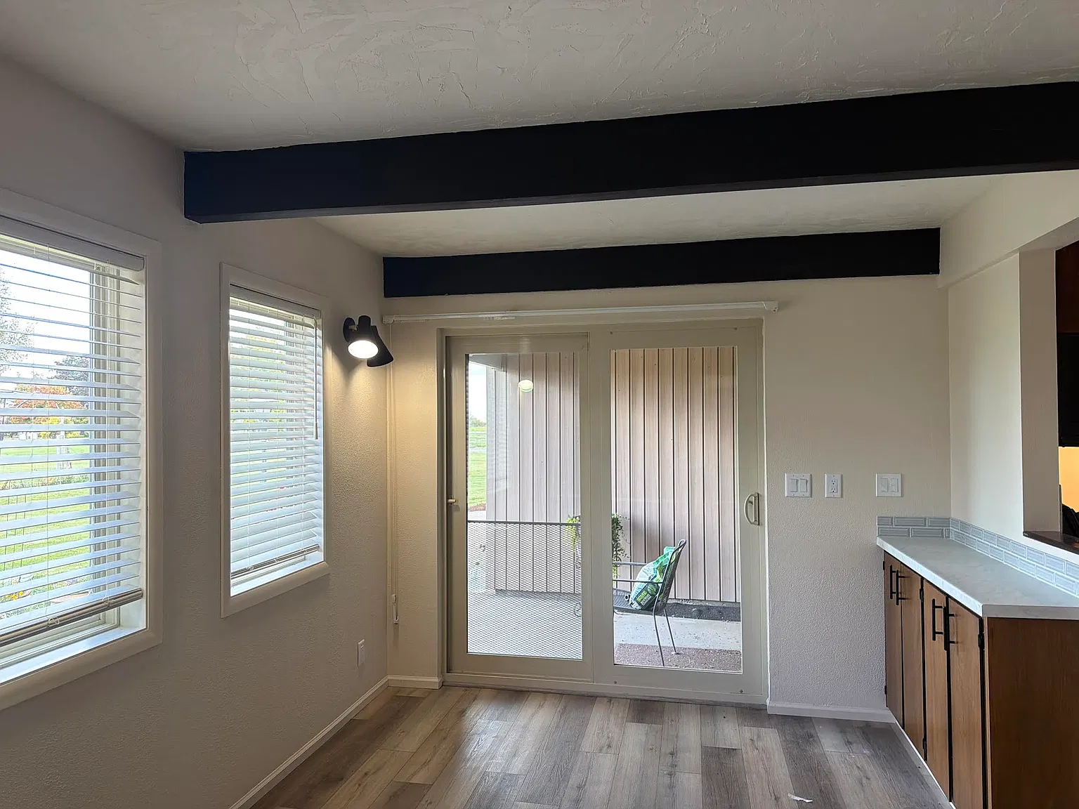 3 bed, 2.5 bath, 2000 sqft, $2,300 — Photo 2