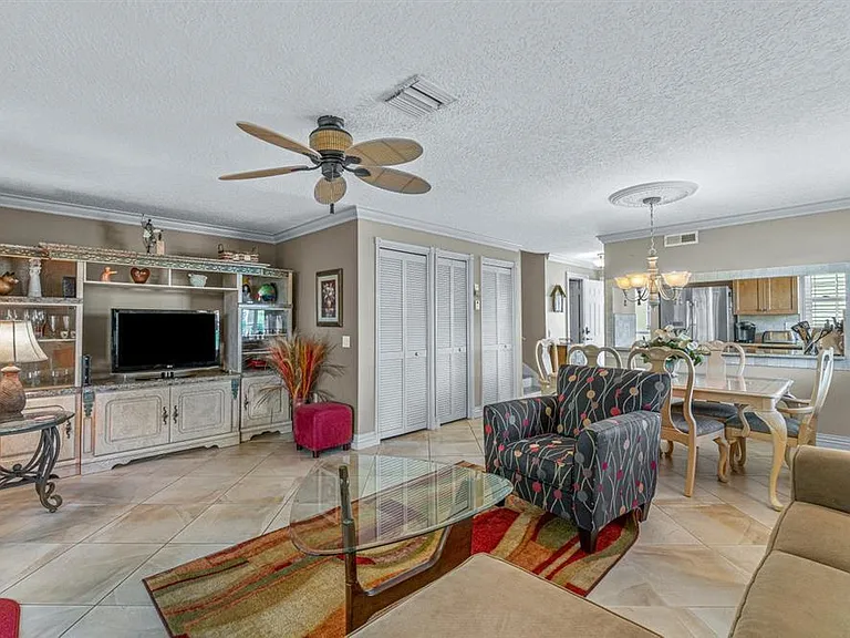 338 Waterside Dr — Photo 3