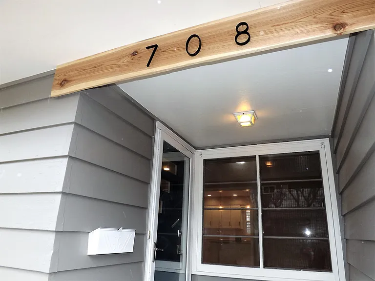 708 S 67th St — Photo 2