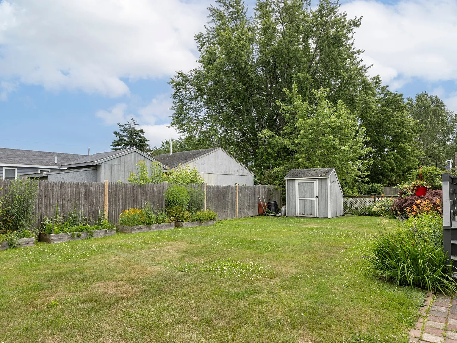 140 & 142 Sawyer Street — Photo 2
