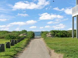 3265 Pirates Cv, Crystal Beach, TX 77650