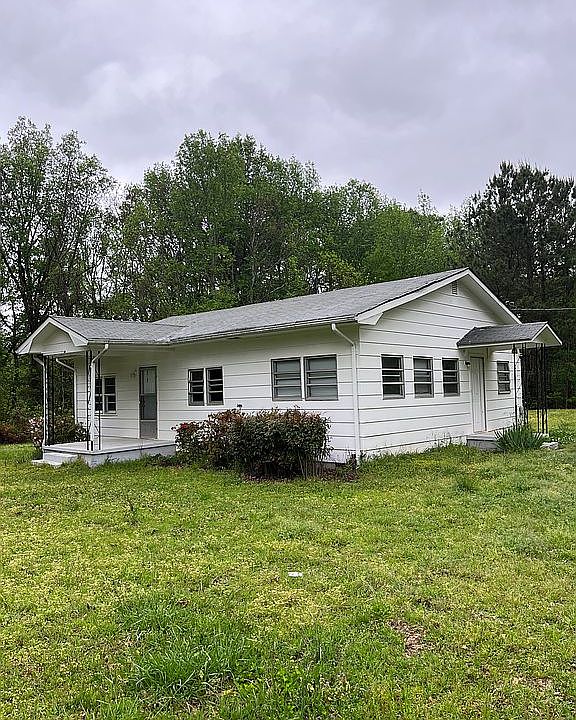 2nd image of 215 Wesley Chapel Rd