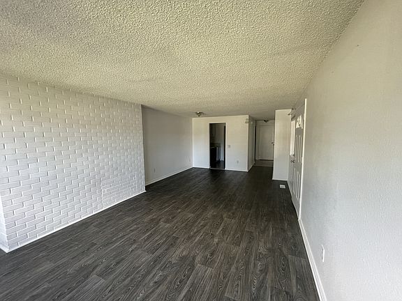 4th image of 200 N 21st St