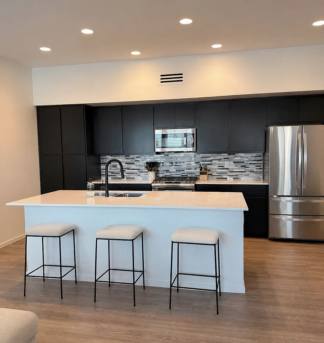 2 bed, 1175 sqft, $1,850 — Photo 2
