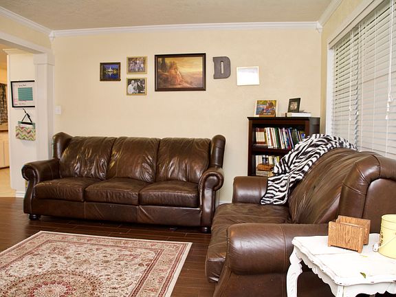 5th image of 3216 Moor Dr