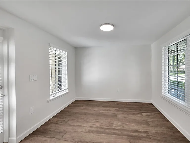 834 Jefferson Ave — Photo 10