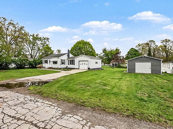 4th image of 615 Gregory Pl