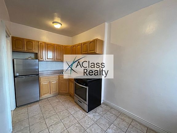 2nd image of 28-08 35th St #6HH