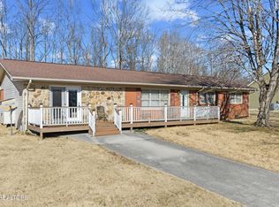 815 Stephens Rd, Rocky Top, TN 37769