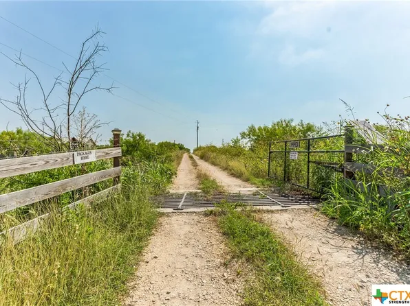 1443 Offermann Hill Rd, Martindale, TX 78666