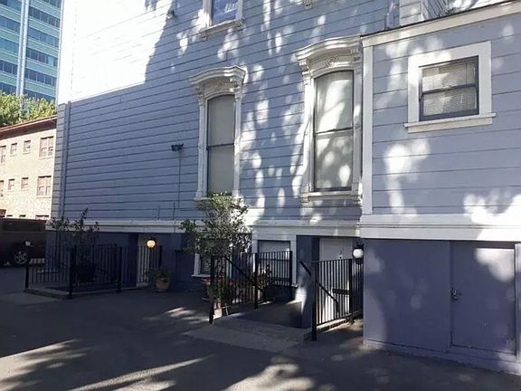 2nd image of 1021 H St APT 2
