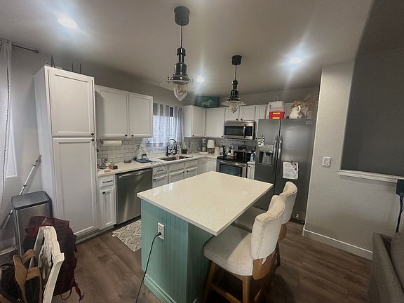 5th image of 1323 S Cora Ave