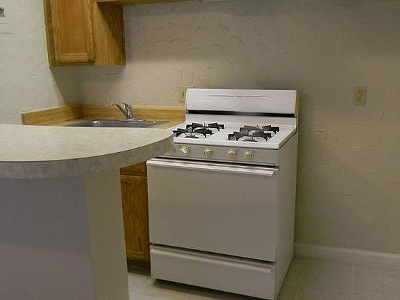 3rd image of 907 N Fries Ave APT 1
