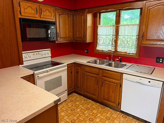 5th image of 8311 S Elyria Rd