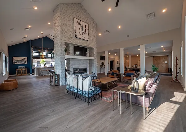 VC Station Apartments — Photo 7