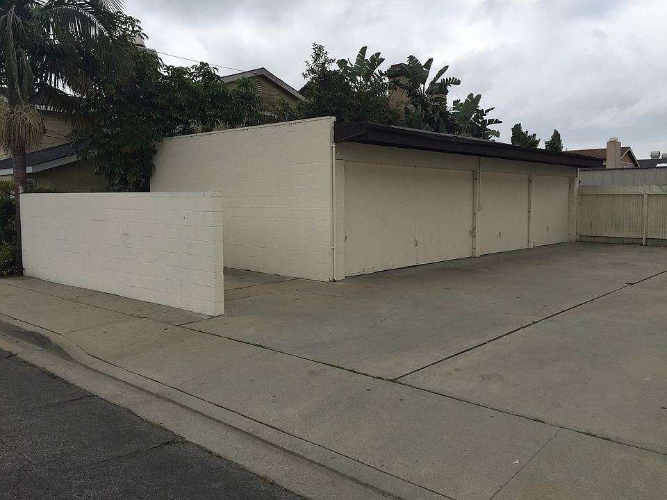 2nd image of 2422 Huntington Ln APT D