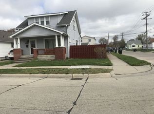 17735 Tennyson St, Roseville, MI 48066