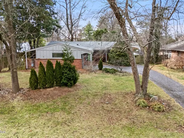 116 Tanglewood Trl, Wildwood, KY 40223