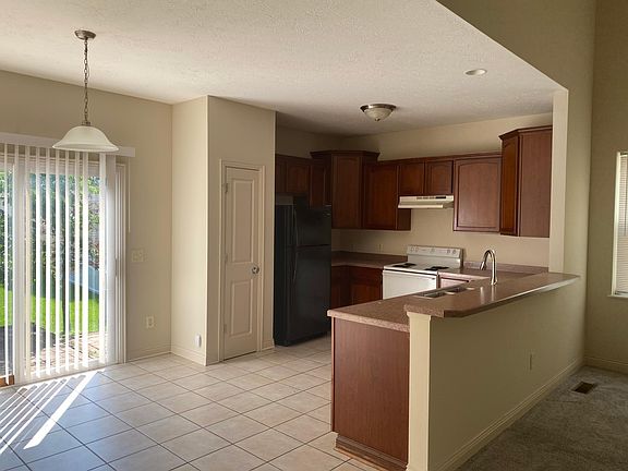 3rd image of 2690 Patenson Dr