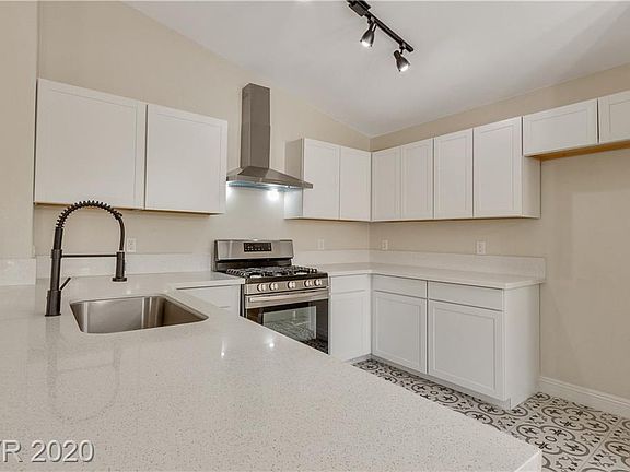 3rd image of 716 Yacht Harbor Dr Unit 203