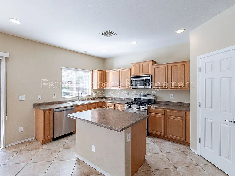 26043 W Potter Dr — Photo 7