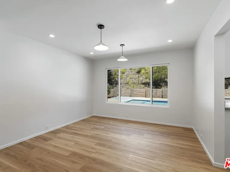 3062 Arrowhead Dr — Photo 5