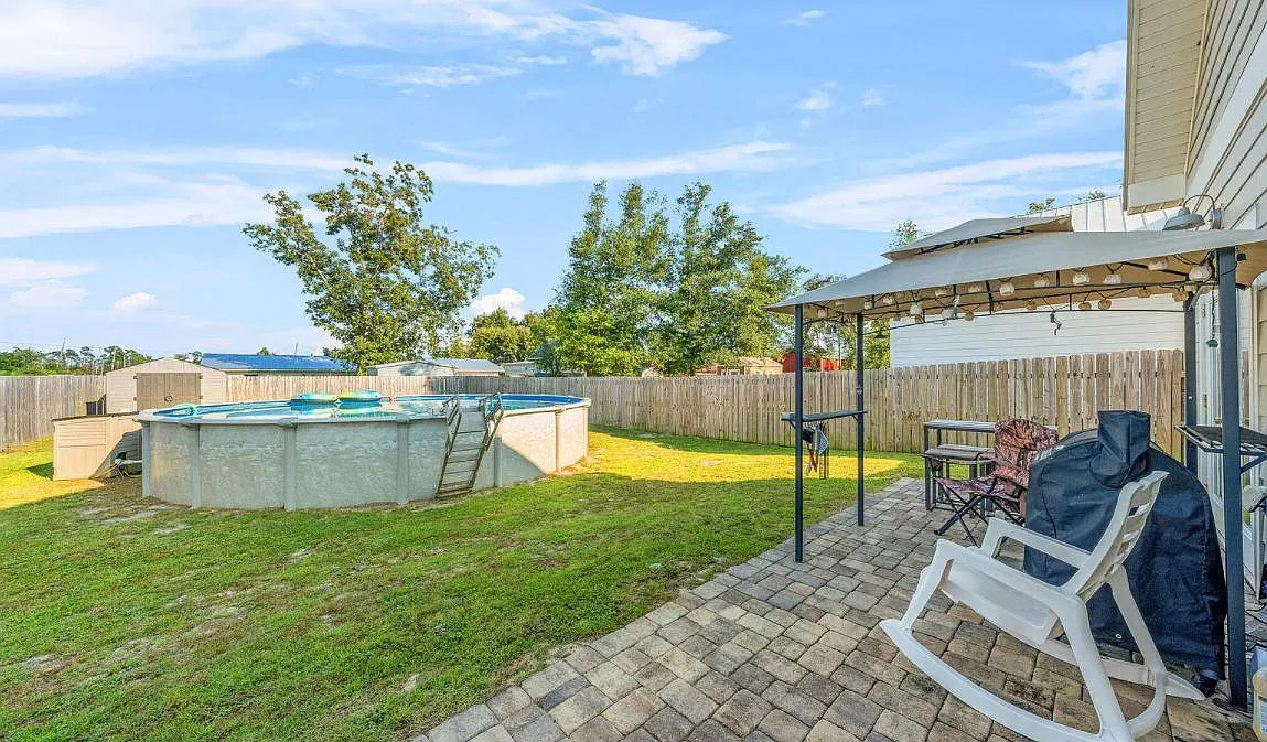 4 bed, 2262 sqft, $2,800 — Photo 2