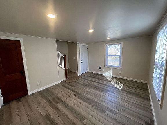 3rd image of 262 Allen St #A
