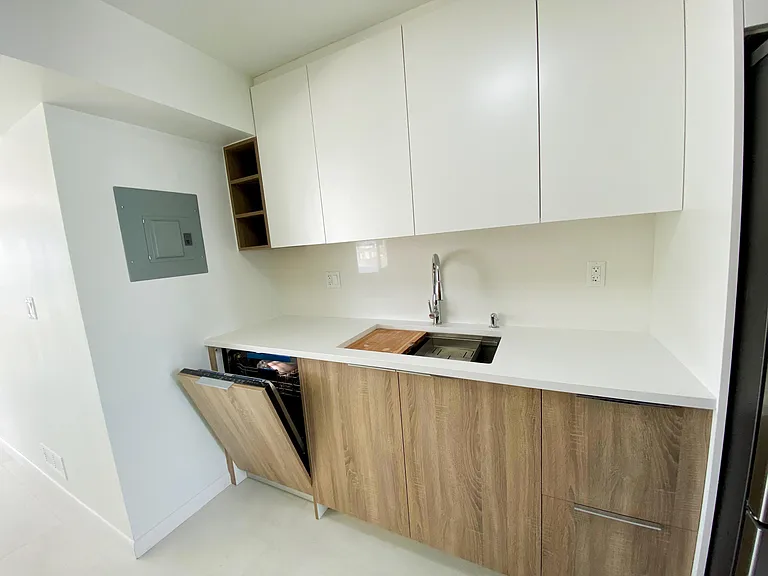 2755 NE 28th Ave #C1 — Photo 4