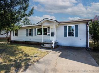 310 E Maple St S, Skiatook, OK 74070